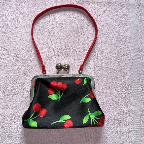 Vintage Small cherry evening bag! - Picture 1 of 4